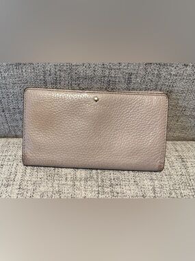 🌟🌟Kate Spade beige wallet- used